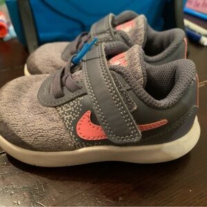 Nike Toddler Charcoal and Coral Sneakers 6C